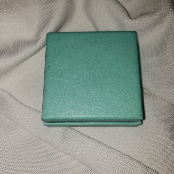 Tiffany & Co. Iconic Blue Jewelry Box - Picture 2 of 3